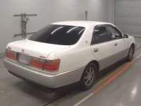 Toyota CROWN лот № 10324 оценка 4  с аукциона в Японии 1