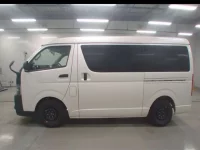 Toyota HIACE лот № 30081 оценка RA  с аукциона в Японии 3