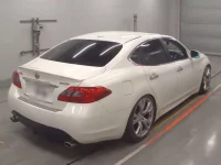 Nissan FUGA лот № 10335 оценка 4  с аукциона в Японии 1