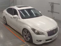 Nissan FUGA лот № 10335 оценка 4  с аукциона в Японии 4