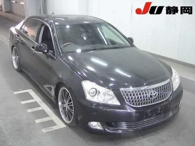 Toyota CROWN  с аукциона в Японии