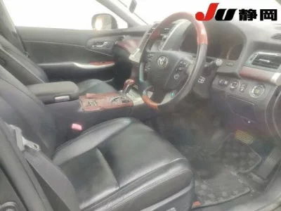 Toyota CROWN  с аукциона в Японии