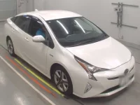 Toyota PRIUS лот № 30087 оценка 4  с аукциона в Японии 4