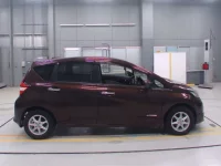 Nissan NOTE лот № 30089 оценка 4  с аукциона в Японии 2