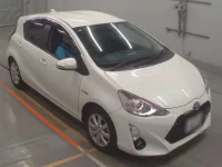 Toyota AQUA лот № 30089 оценка R  с аукциона в Японии 4