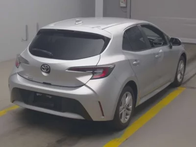 Toyota COROLLA SPORT  с аукциона в Японии