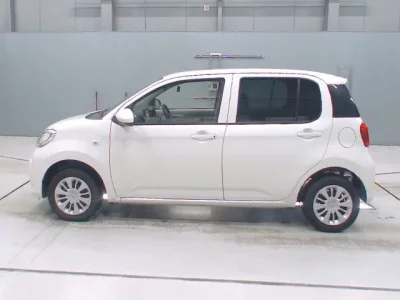Toyota PASSO  с аукциона в Японии