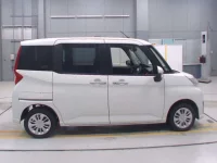 Toyota ROOMY лот № 30099 оценка 3.5  с аукциона в Японии 2