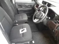 Toyota ROOMY лот № 30099 оценка 3.5  с аукциона в Японии 7