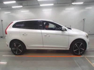 Volvo XC60  с аукциона в Японии