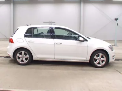 Volkswagen GOLF  с аукциона в Японии
