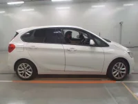 BMW 2-Series лот № 38030 оценка 4  с аукциона в Японии 2