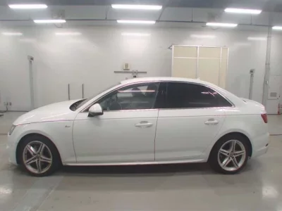 Audi A4  с аукциона в Японии