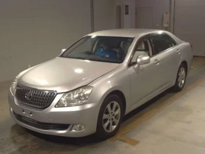 Toyota CROWN  с аукциона в Японии