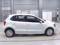 Volkswagen POLO лот № 30142 оценка 4.5  с аукциона в Японии 2