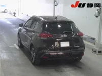 Nissan KICKS лот № 3015 оценка 4  с аукциона в Японии 1