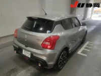 Suzuki SWIFT лот № 3017 оценка 3.5  с аукциона в Японии 4