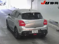 Suzuki SWIFT лот № 3017 оценка 3.5  с аукциона в Японии 1