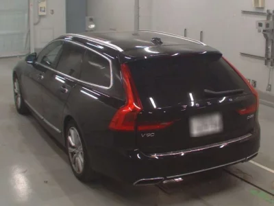 Volvo V90