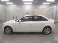 Audi A4 лот № 38107 оценка 4  с аукциона в Японии 3