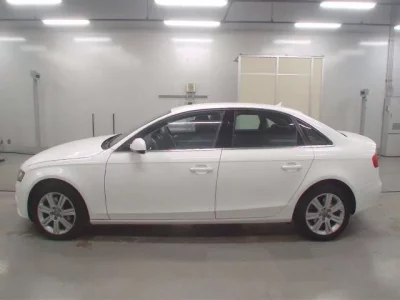 Audi A4  с аукциона в Японии
