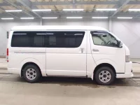 Toyota HIACE VAN лот № 3026 оценка R  с аукциона в Японии 2