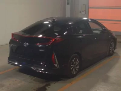 Toyota PRIUS PHV  с аукциона в Японии