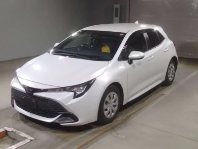 Toyota COROLLA SPORT  с аукциона в Японии