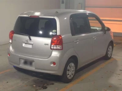 Toyota PORTE  с аукциона в Японии