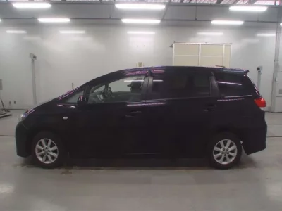 Toyota WISH  с аукциона в Японии