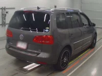 Volkswagen GOLF TOURAN лот № 38148 оценка 4  с аукциона в Японии 1