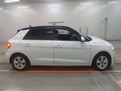 Audi A1  с аукциона в Японии