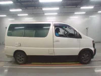 Nissan ELGRAND лот № 30217 оценка 3  с аукциона в Японии 2