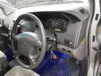 Nissan ELGRAND лот № 30217 оценка 3  с аукциона в Японии 6
