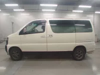 Nissan ELGRAND лот № 30217 оценка 3  с аукциона в Японии 3