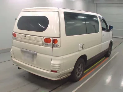 Nissan ELGRAND  с аукциона в Японии