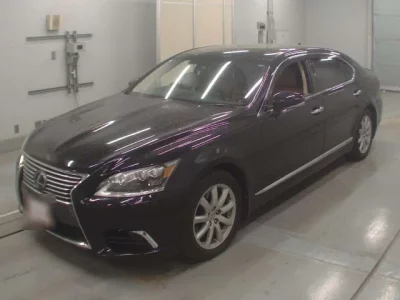 Lexus LS  с аукциона в Японии