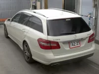 Mercedes-Benz E CLASS WAGON лот № 2045 оценка 4  с аукциона в Японии 1
