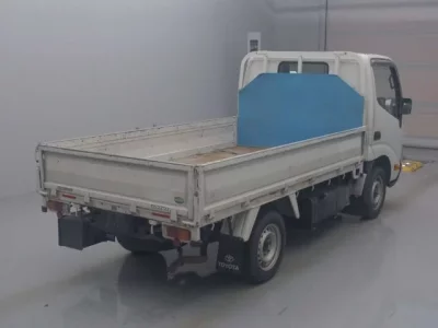 Toyota DYNA  с аукциона в Японии
