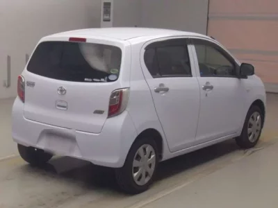 Toyota PIXIS EPOCH  с аукциона в Японии