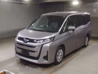 Toyota NOAH  с аукциона в Японии