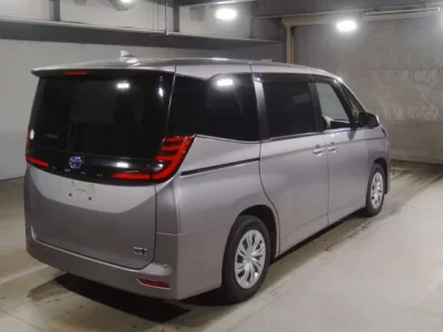 Toyota NOAH  с аукциона в Японии
