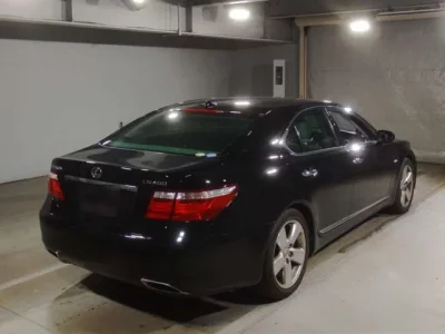 Lexus LS  с аукциона в Японии