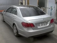 Mercedes-Benz E CLASS лот № 2058 оценка R  с аукциона в Японии 1