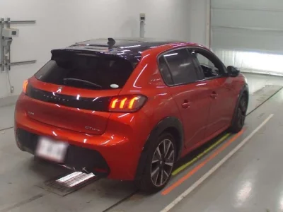 Peugeot 208  с аукциона в Японии