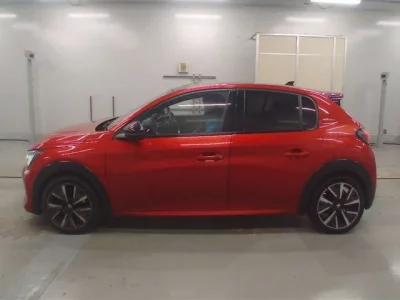 Peugeot 208  с аукциона в Японии