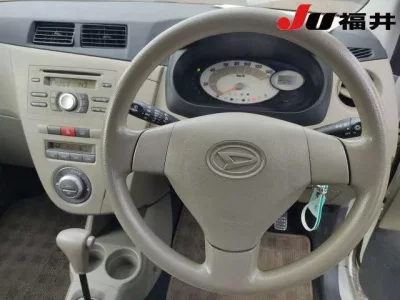 Daihatsu MIRA  с аукциона в Японии