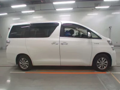Toyota VELLFIRE  с аукциона в Японии