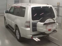 Mitsubishi PAJERO лот № 30252 оценка 4  с аукциона в Японии 5