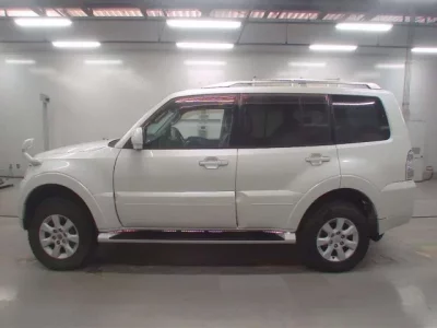 Mitsubishi PAJERO  с аукциона в Японии